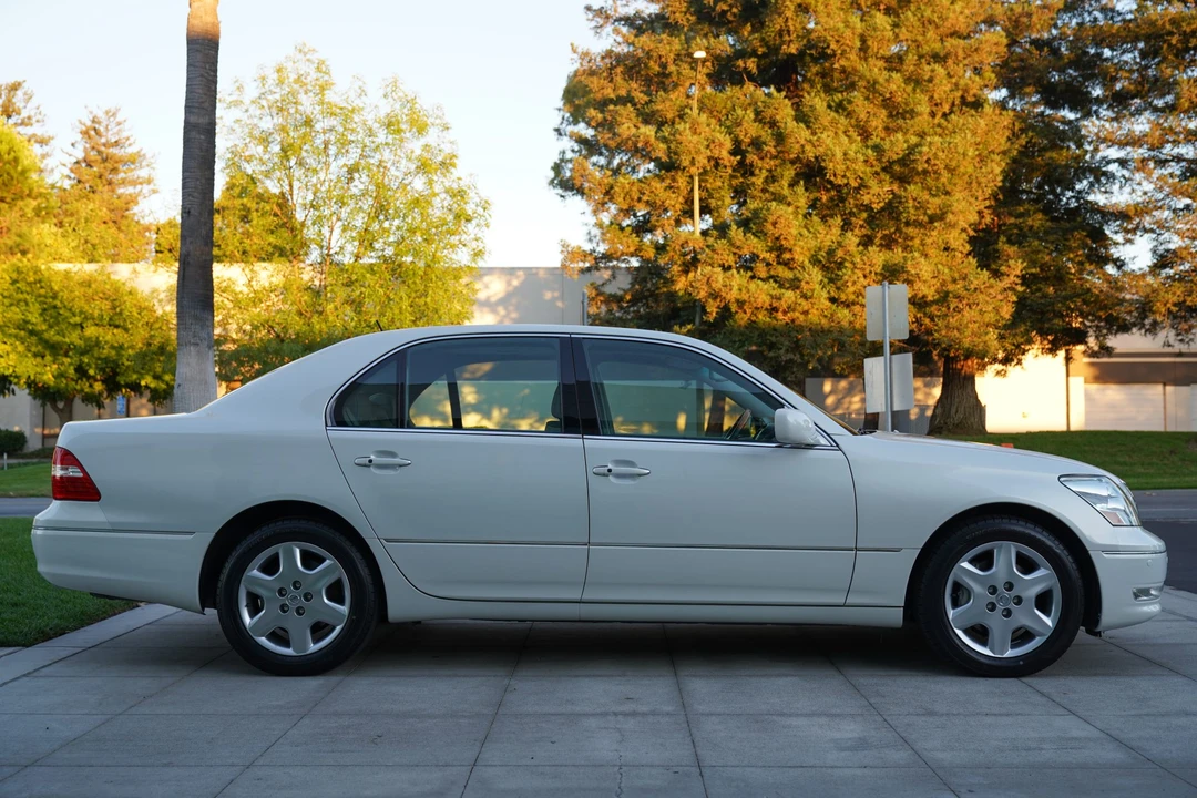 2004 Lexus LS 3rd Gen - Image 22 of 31