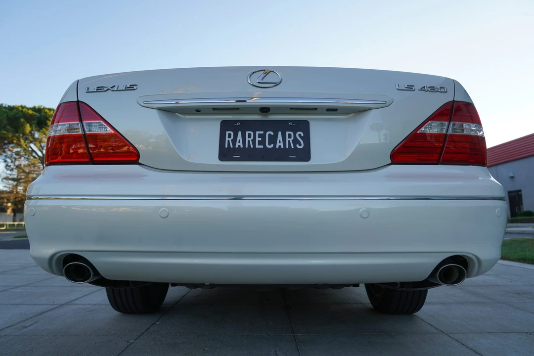 2004 Lexus LS 3rd Gen - Image 17 of 31