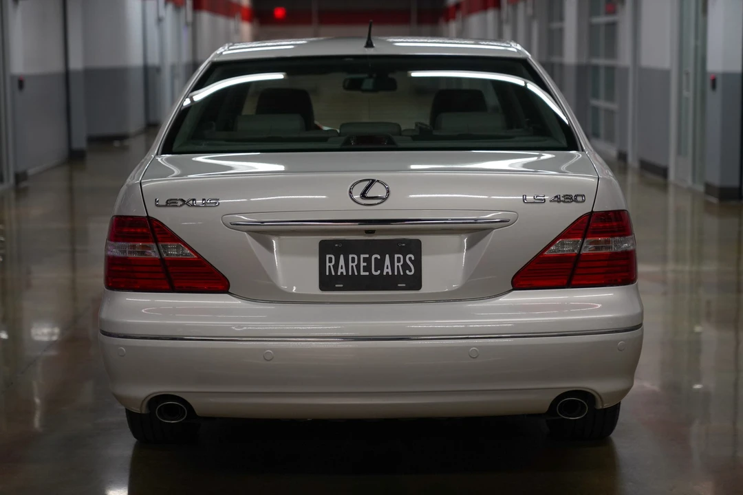 2004 Lexus LS 3rd Gen - Image 14 of 31
