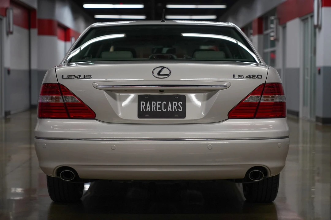 2004 Lexus LS 3rd Gen - Image 13 of 31