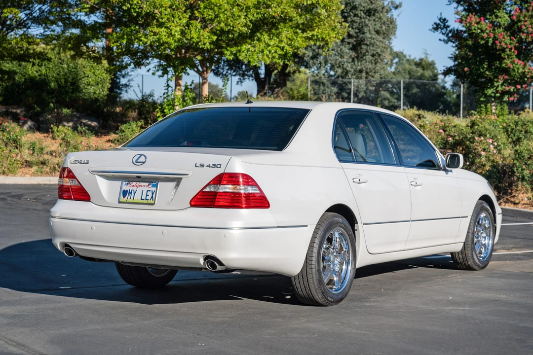 2004 Lexus LS 3rd Gen - Image 5 of 31