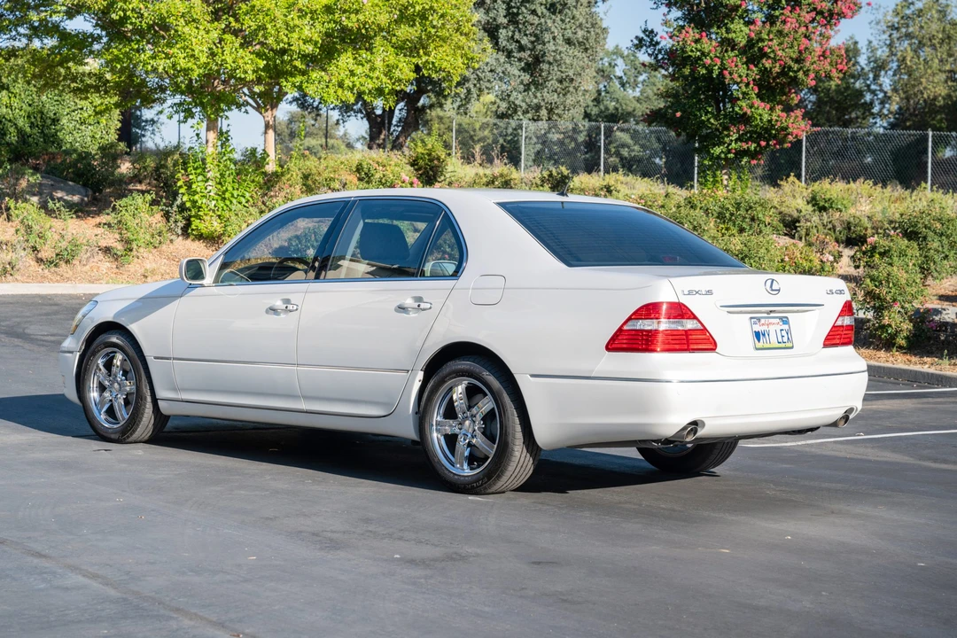 2004 Lexus LS 3rd Gen - Image 7 of 31