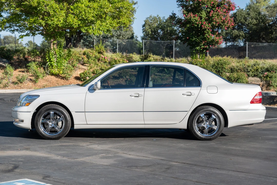2004 Lexus LS 3rd Gen - Image 8 of 31