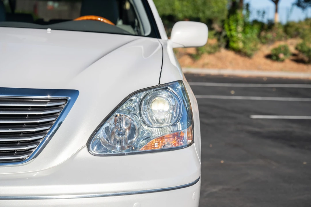 2004 Lexus LS 3rd Gen - Image 17 of 31