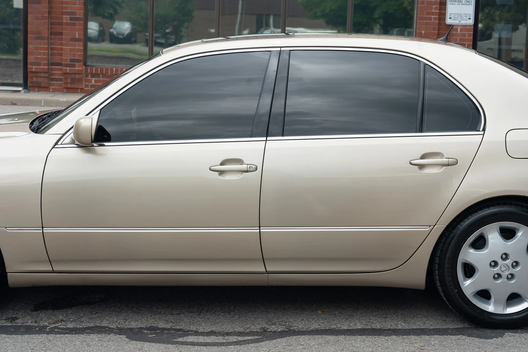 2004 Lexus LS 3rd Gen - Image 5 of 31