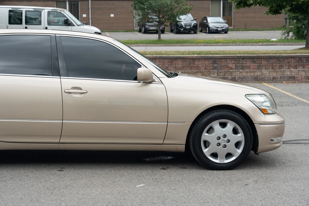 2004 Lexus LS 3rd Gen - Image 15 of 31