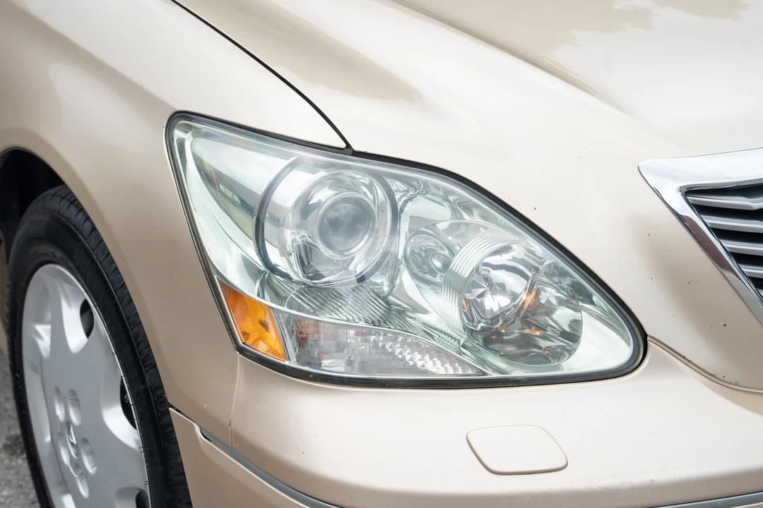 2004 Lexus LS 3rd Gen - Image 11 of 31