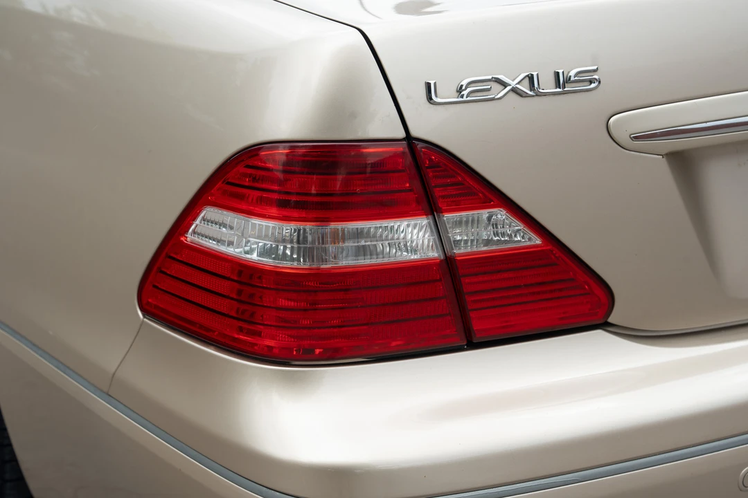 2004 Lexus LS 3rd Gen - Image 30 of 31