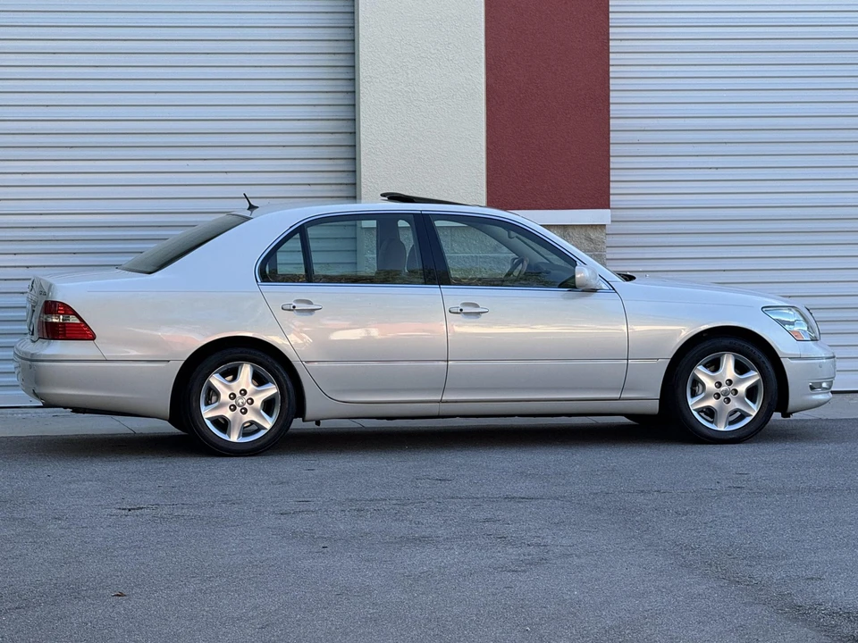 2004 Lexus LS 3rd Gen - Image 5 of 31