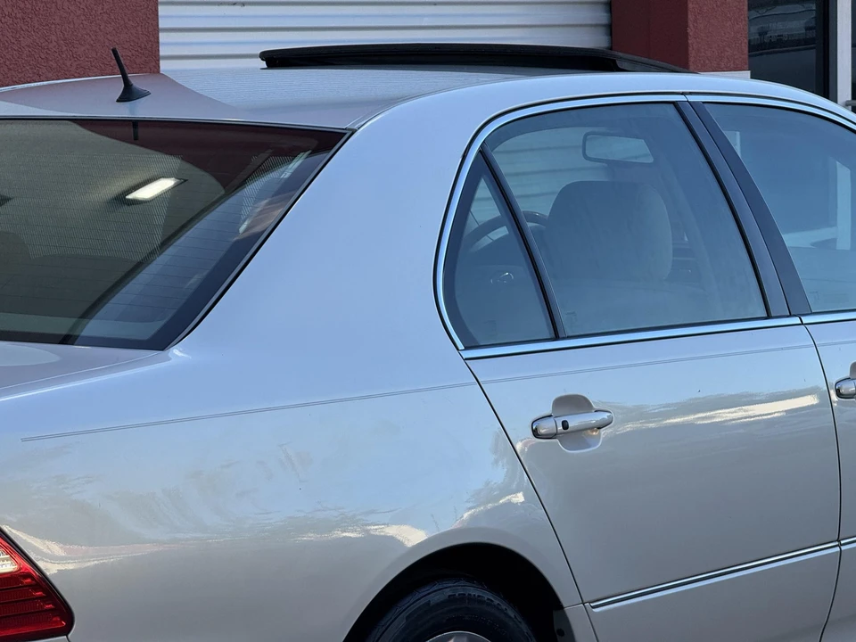 2004 Lexus LS 3rd Gen - Image 26 of 31
