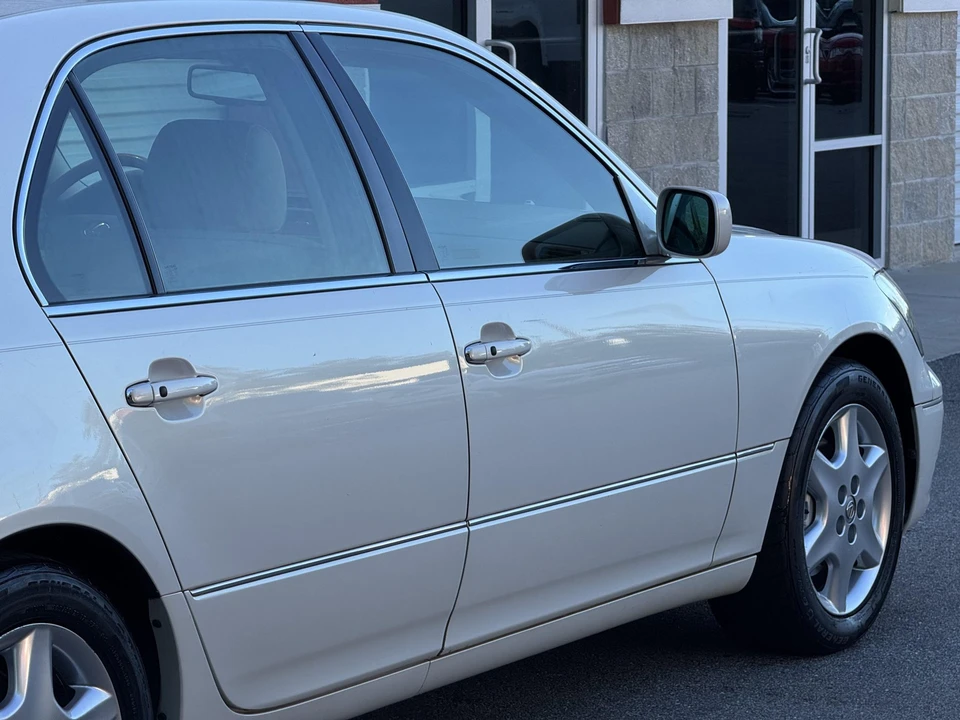 2004 Lexus LS 3rd Gen - Image 25 of 31