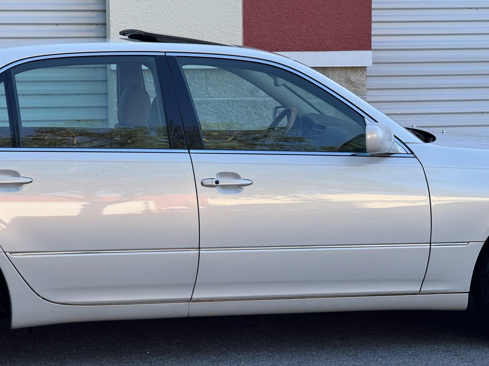 2004 Lexus LS 3rd Gen - Image 24 of 31