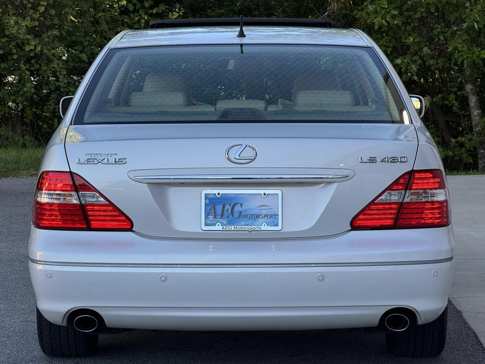2004 Lexus LS 3rd Gen - Image 9 of 31