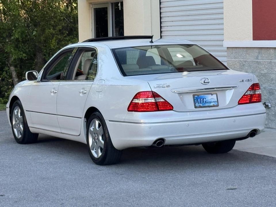 2004 Lexus LS 3rd Gen - Image 12 of 31