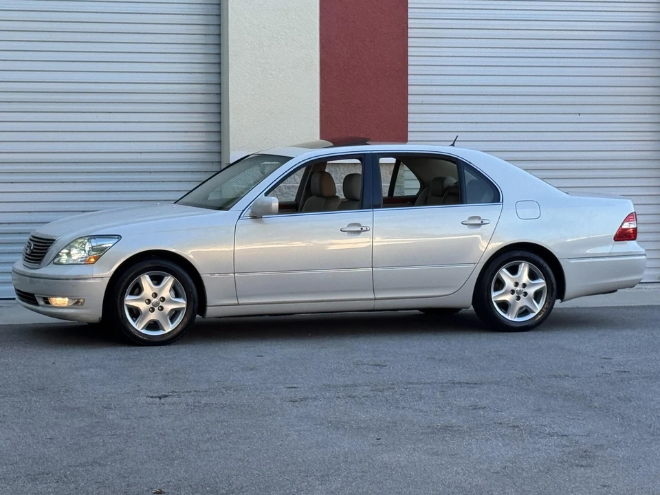 2004 Lexus LS 3rd Gen - Image 17 of 31