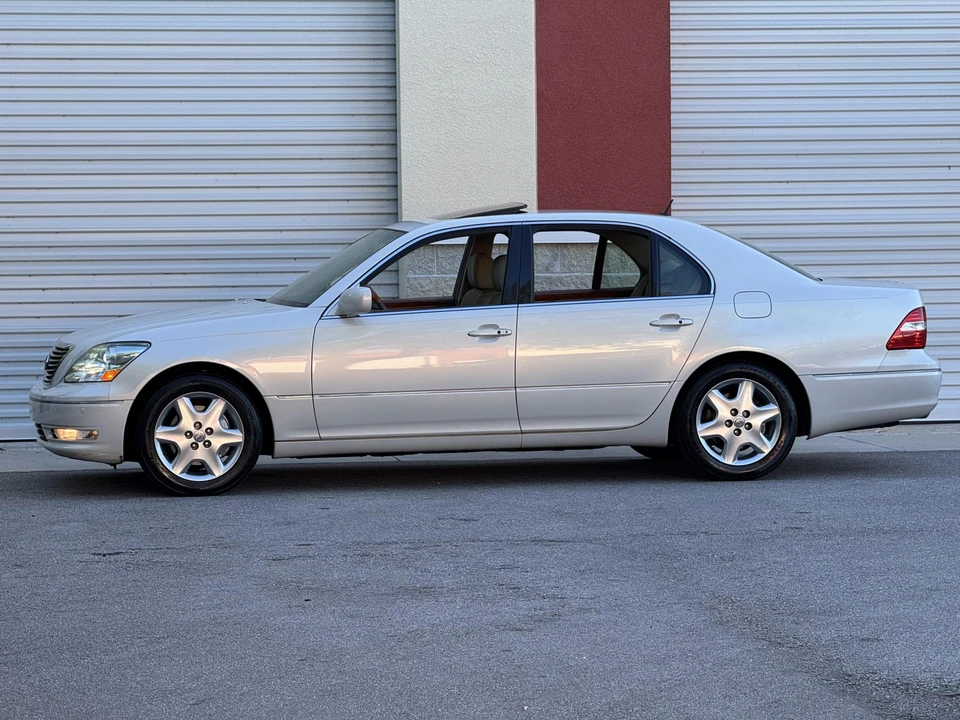 2004 Lexus LS 3rd Gen - Image 15 of 31