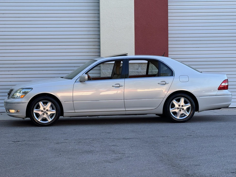 2004 Lexus LS 3rd Gen - Image 14 of 31
