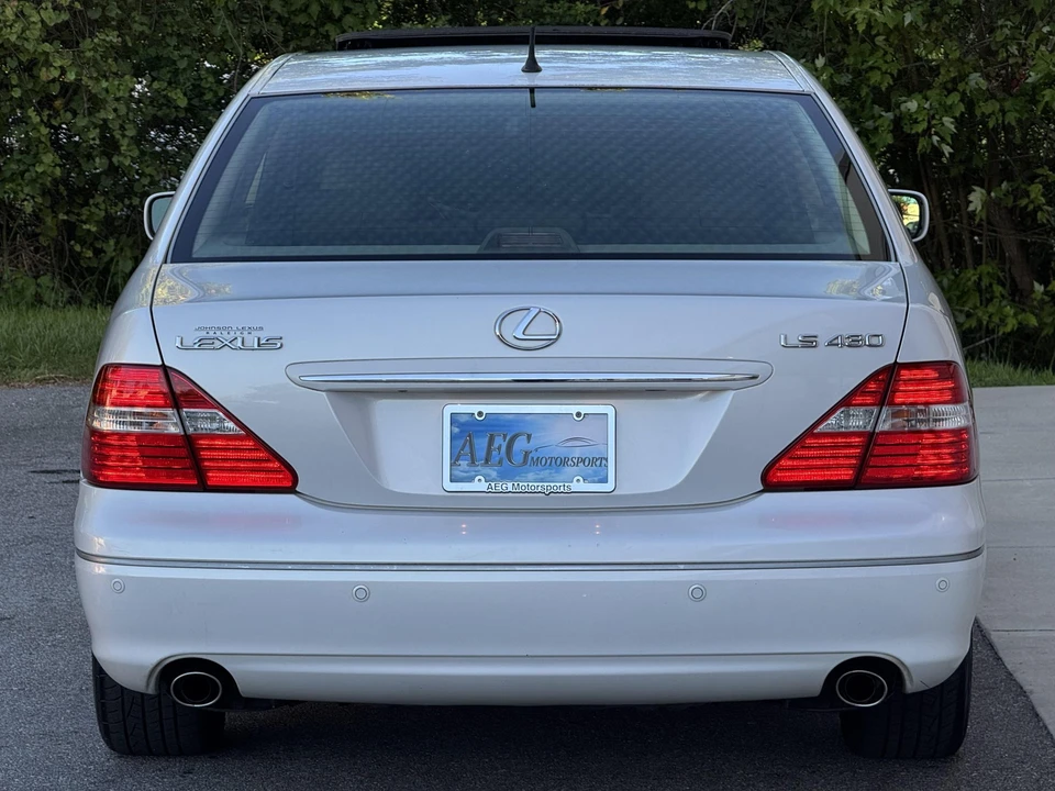 2004 Lexus LS 3rd Gen - Image 10 of 31