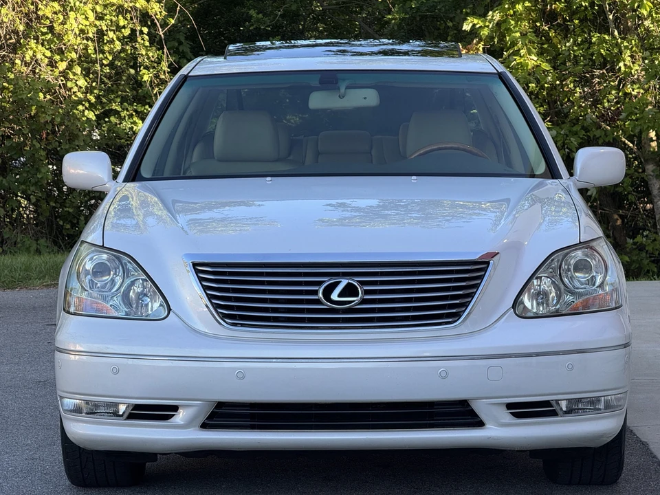 2004 Lexus LS 3rd Gen - Image 20 of 31