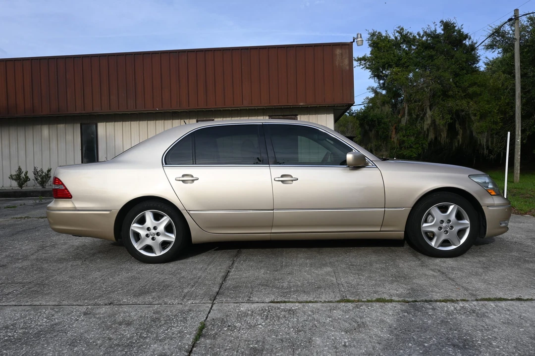 2004 Lexus LS 3rd Gen - Image 10 of 31