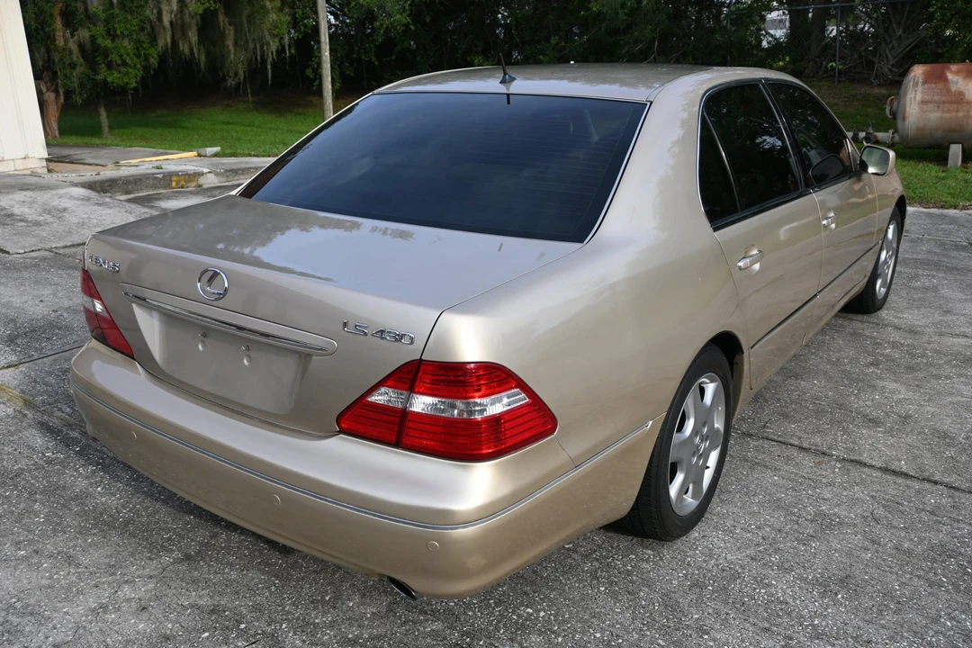 2004 Lexus LS 3rd Gen - Image 12 of 31