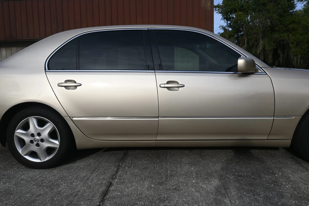 2004 Lexus LS 3rd Gen - Image 25 of 31
