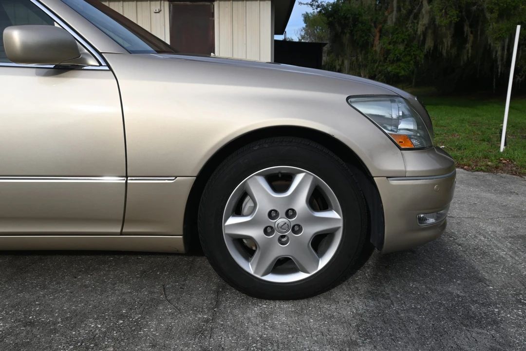 2004 Lexus LS 3rd Gen - Image 26 of 31