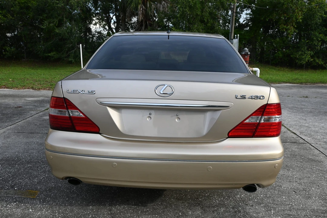 2004 Lexus LS 3rd Gen - Image 14 of 31