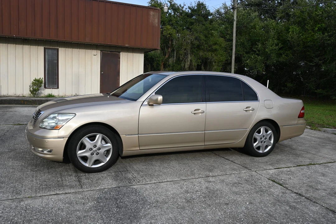 2004 Lexus LS 3rd Gen - Image 20 of 31
