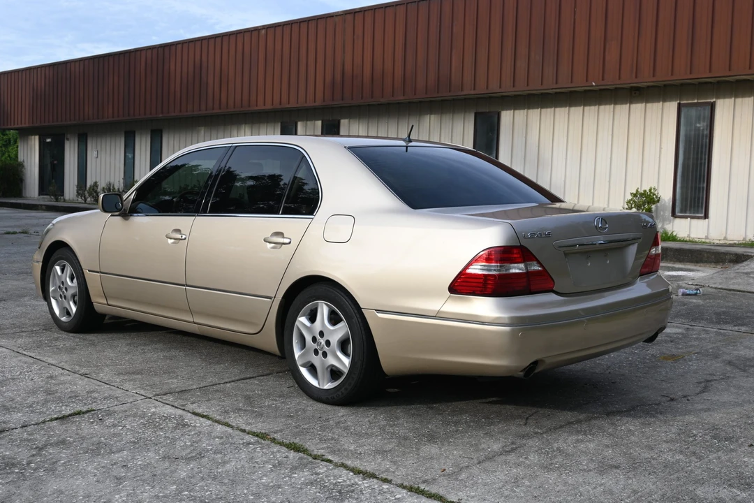 2004 Lexus LS 3rd Gen - Image 18 of 31