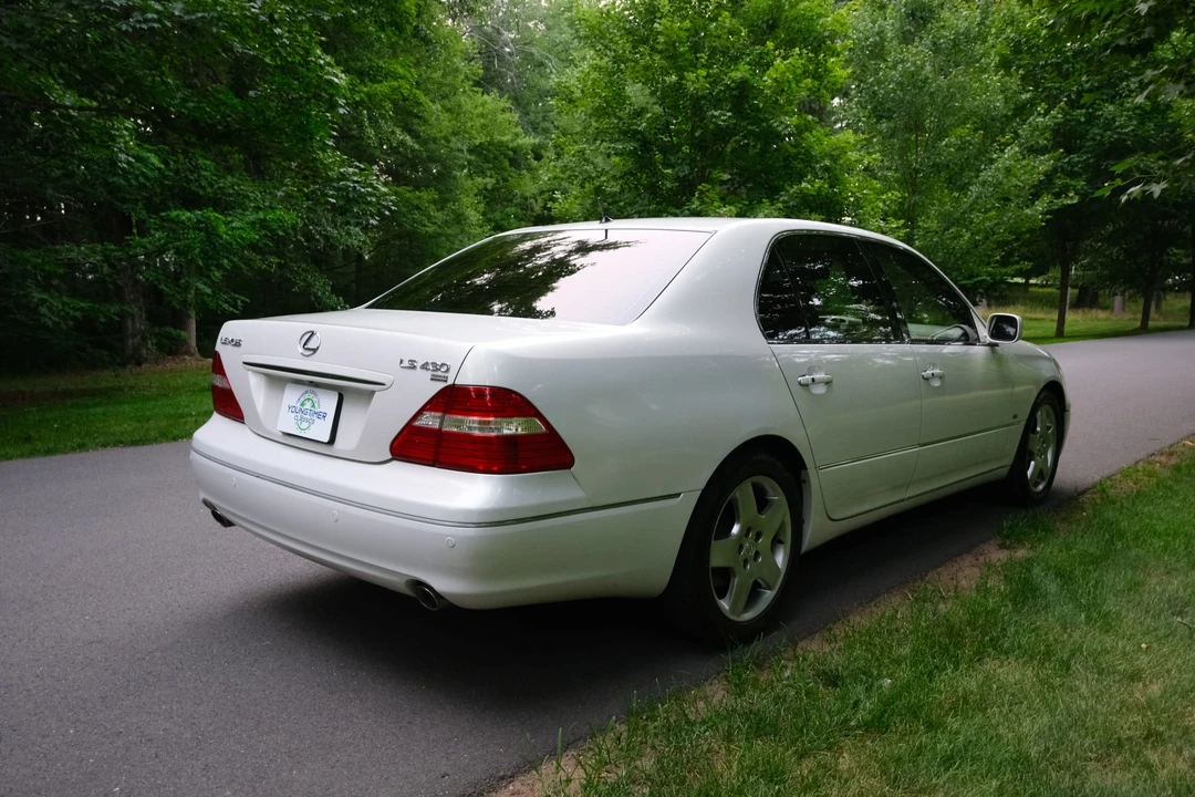 2004 Lexus LS 3rd Gen - Image 14 of 31
