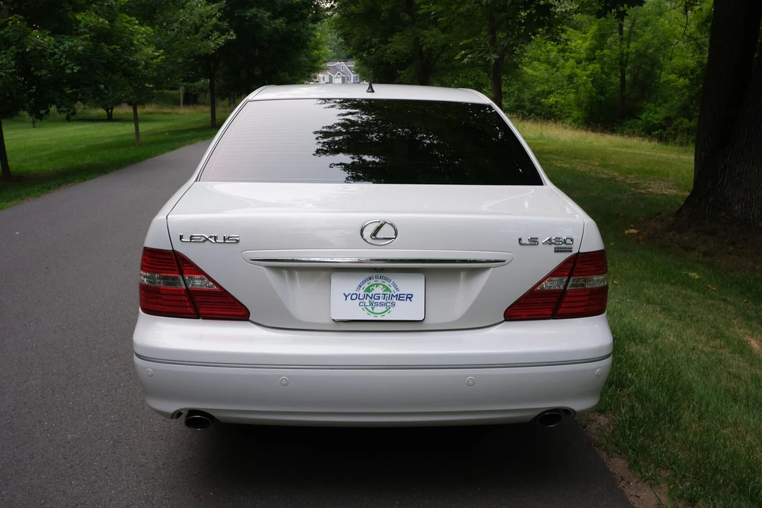 2004 Lexus LS 3rd Gen - Image 15 of 31