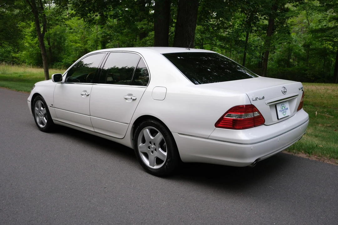 2004 Lexus LS 3rd Gen - Image 17 of 31