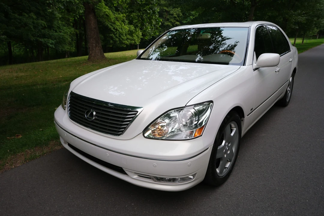 2004 Lexus LS 3rd Gen - Image 9 of 31