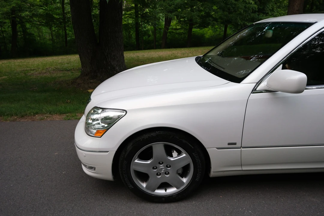 2004 Lexus LS 3rd Gen - Image 20 of 31