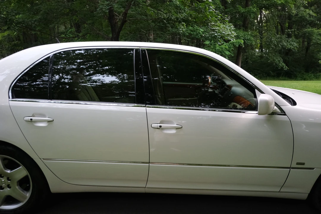 2004 Lexus LS 3rd Gen - Image 26 of 31