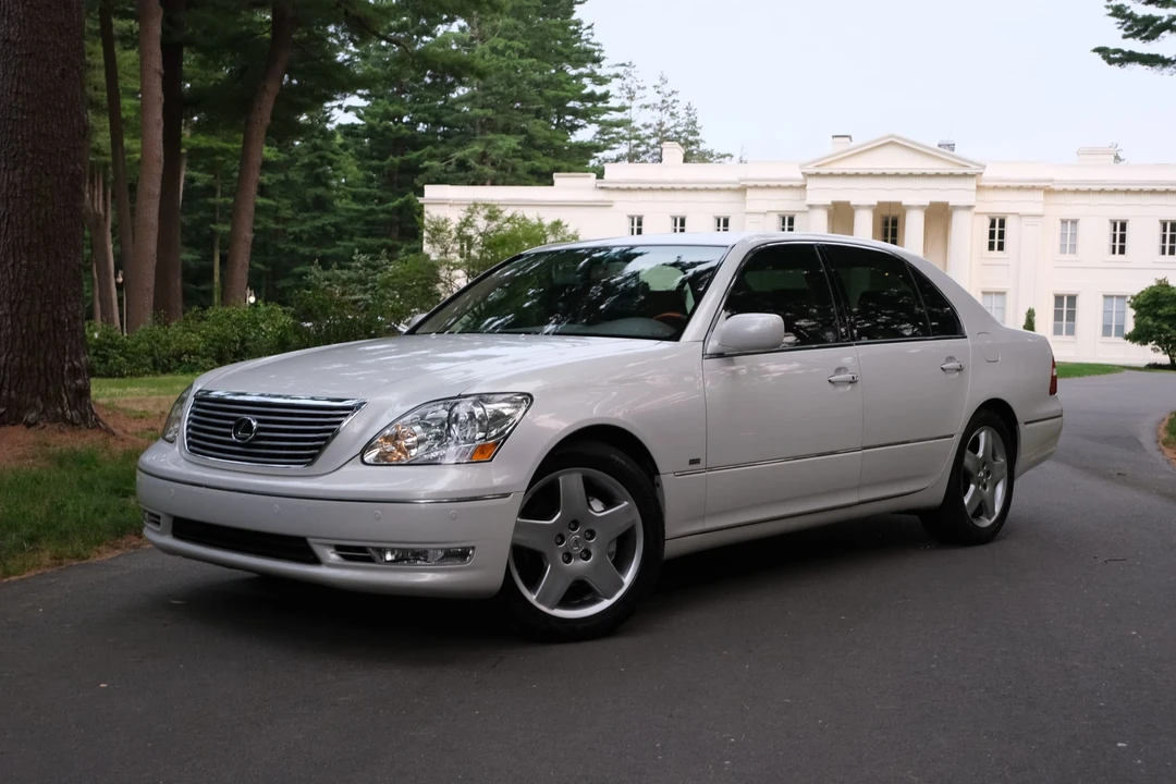 2004 Lexus LS 3rd Gen - Image 2 of 31