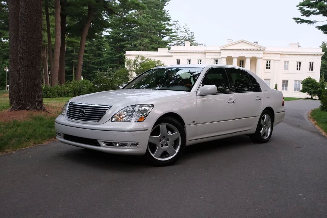 2004 Lexus LS 3rd Gen - Image 4 of 31