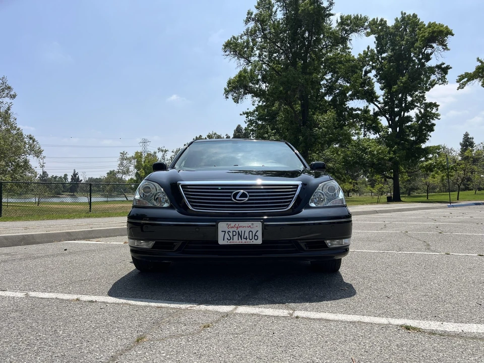 2004 Lexus LS 3rd Gen - Image 5 of 31