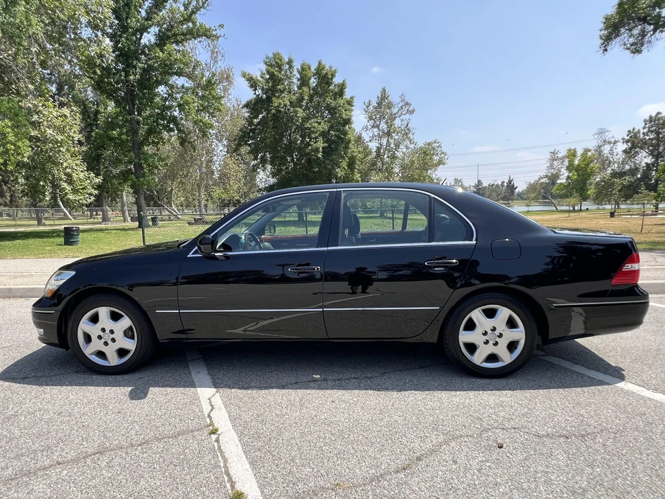 2004 Lexus LS 3rd Gen - Image 13 of 31