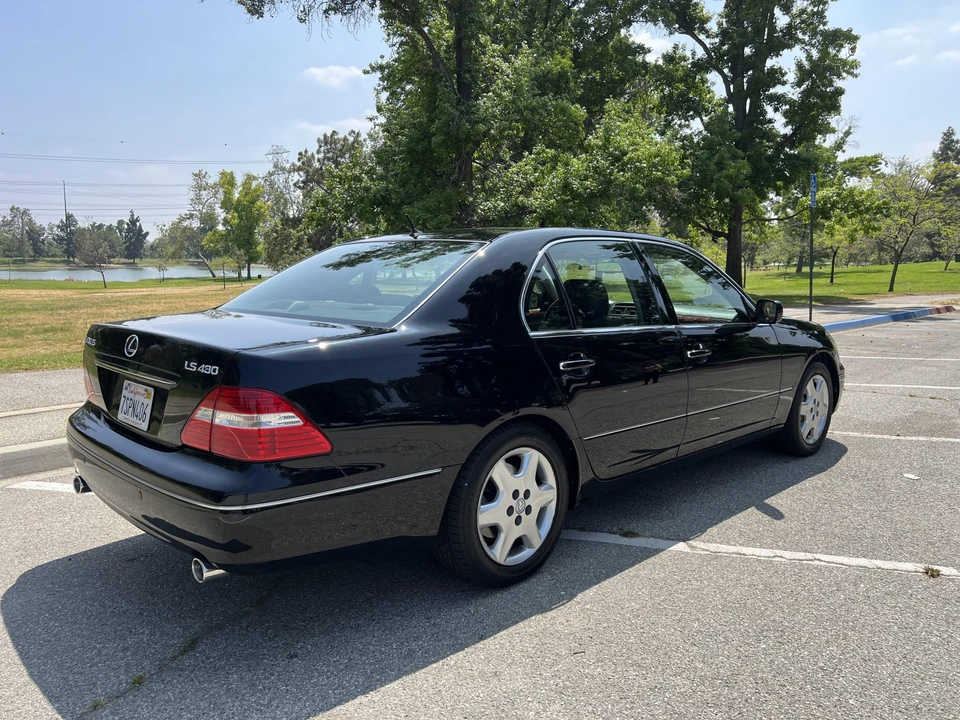 2004 Lexus LS 3rd Gen - Image 10 of 31