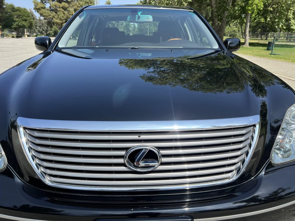 2004 Lexus LS 3rd Gen - Image 20 of 31