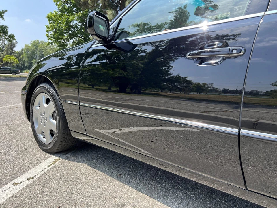 2004 Lexus LS 3rd Gen - Image 17 of 31