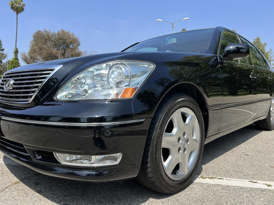 2004 Lexus LS 3rd Gen - Image 16 of 31