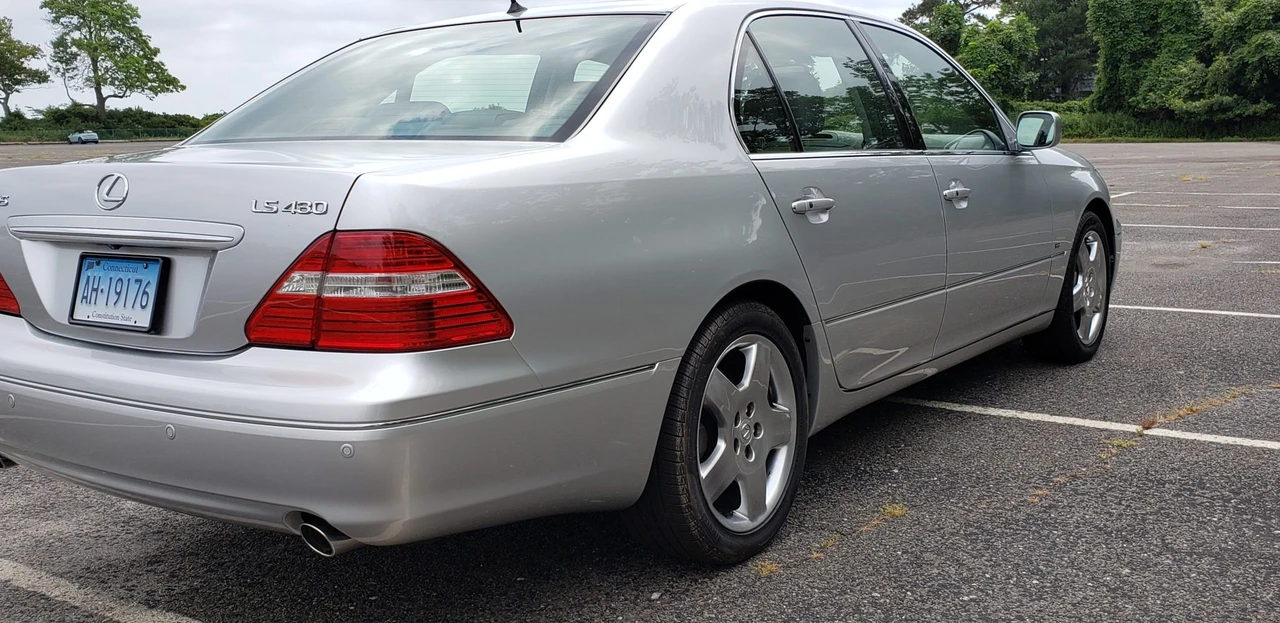 2004 Lexus LS 3rd Gen - Image 14 of 31