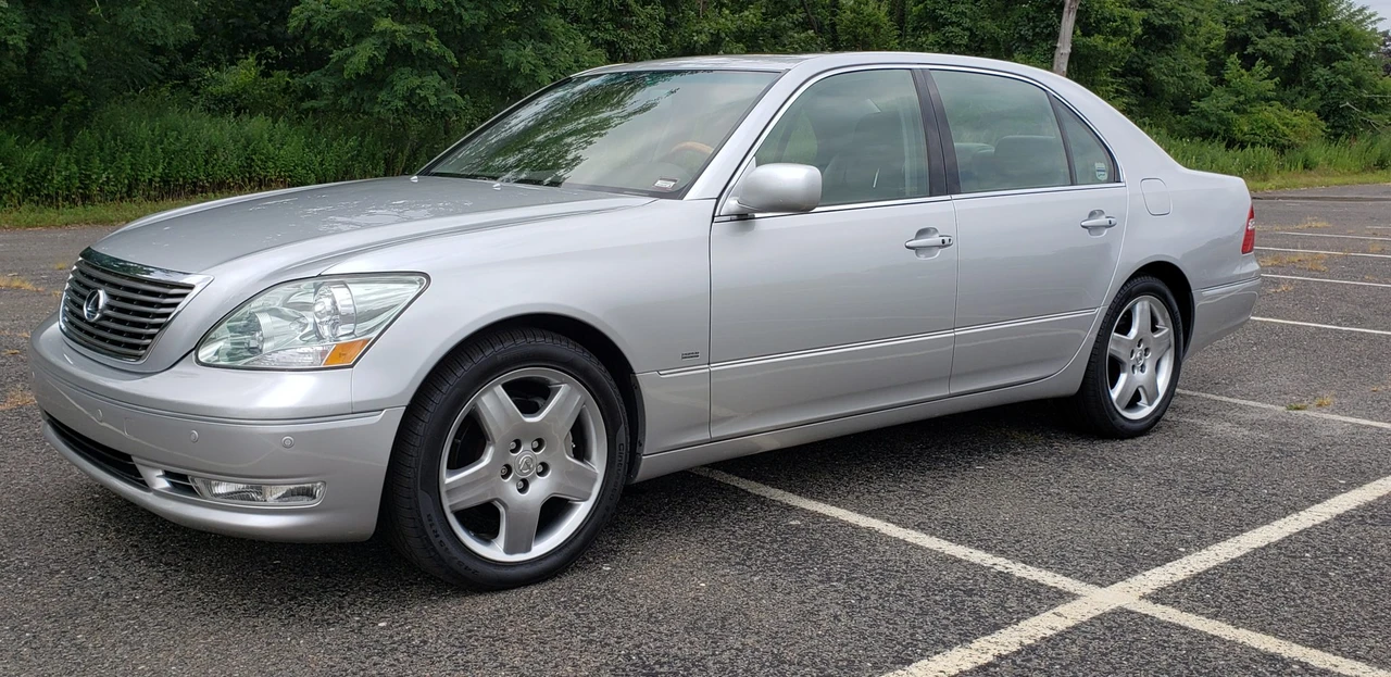 2004 Lexus LS 3rd Gen - Image 9 of 31