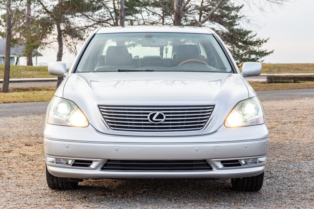 2004 Lexus LS 3rd Gen - Image 20 of 31