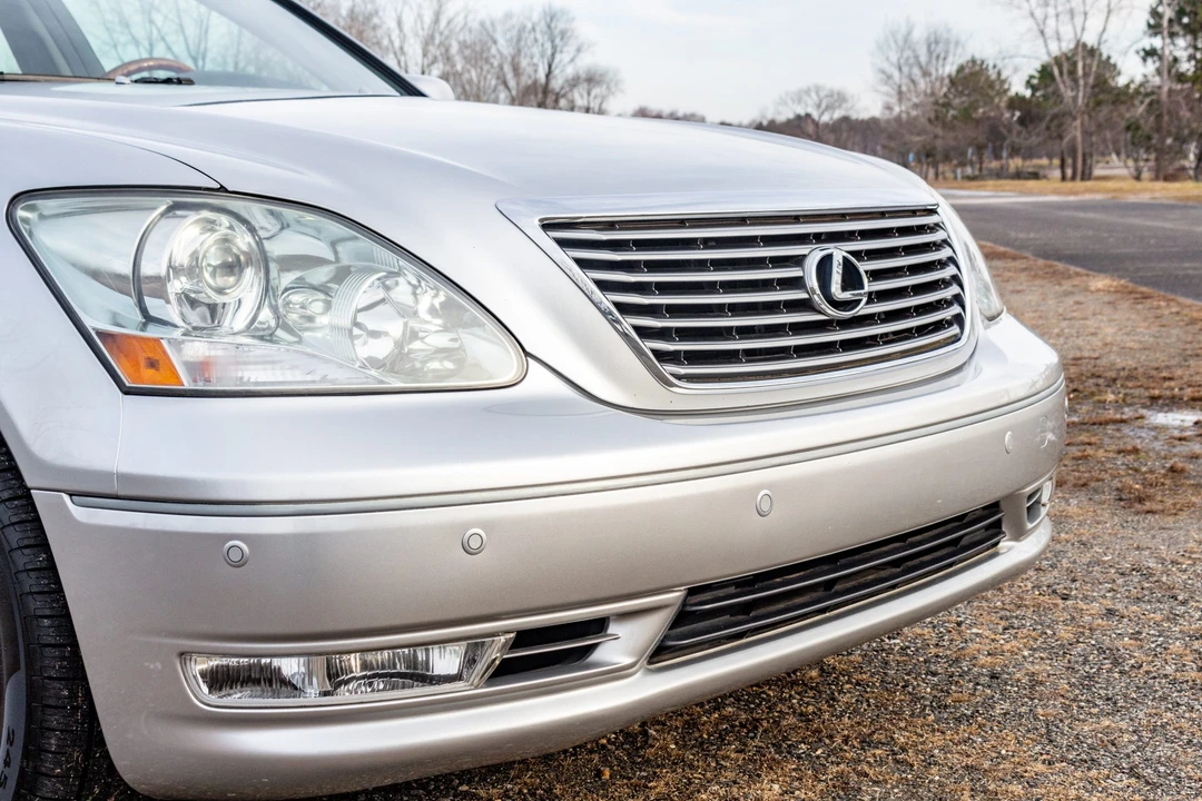 2004 Lexus LS 3rd Gen - Image 16 of 31