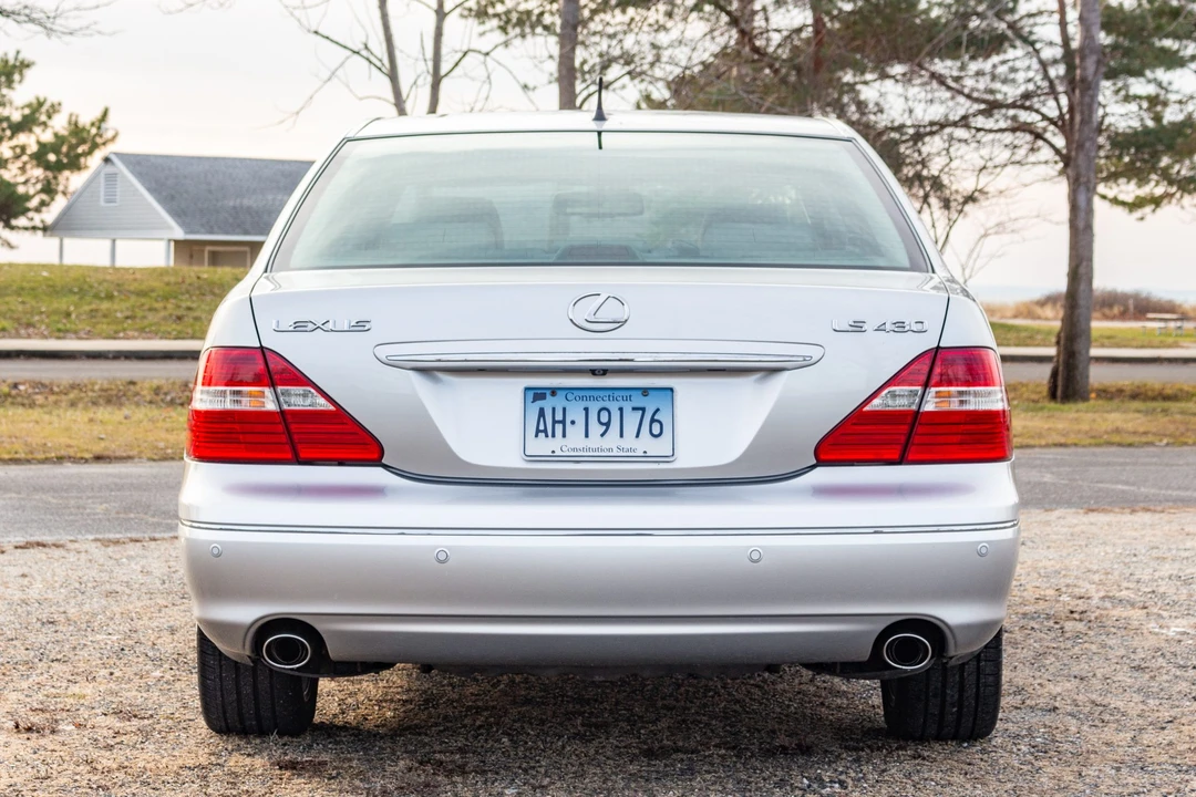 2004 Lexus LS 3rd Gen - Image 6 of 31