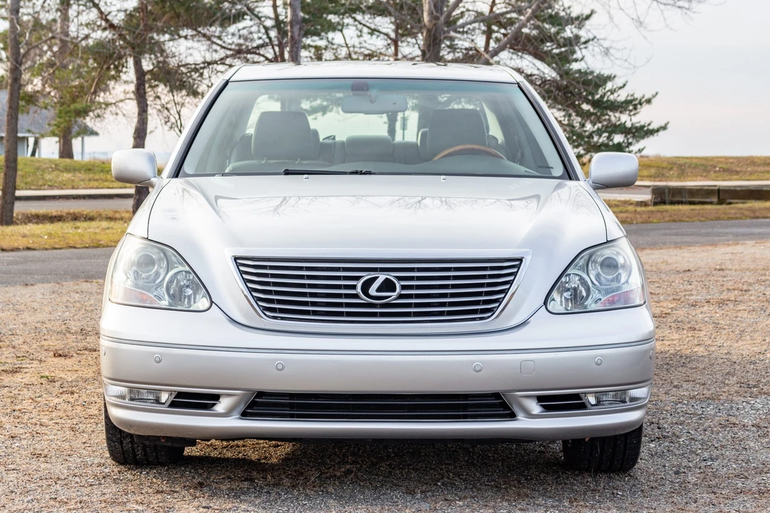 2004 Lexus LS 3rd Gen - Image 2 of 31